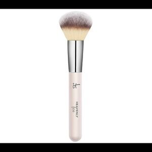 BNIB it cosmetics buffing foundation brush